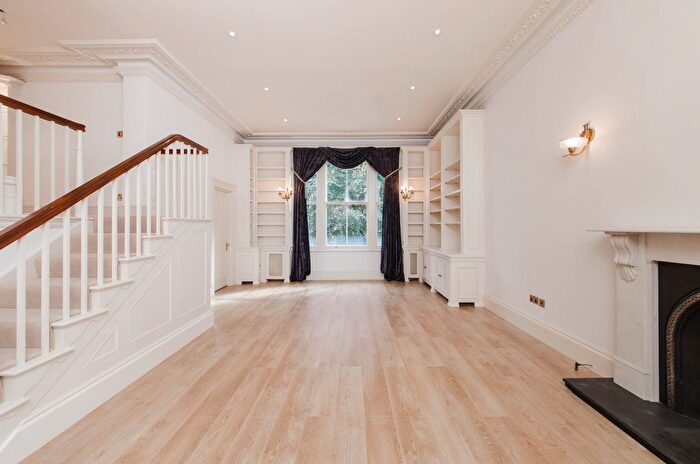 2 Bedroom Flat To Rent In Lexham Gardens, Kensington, London, W8