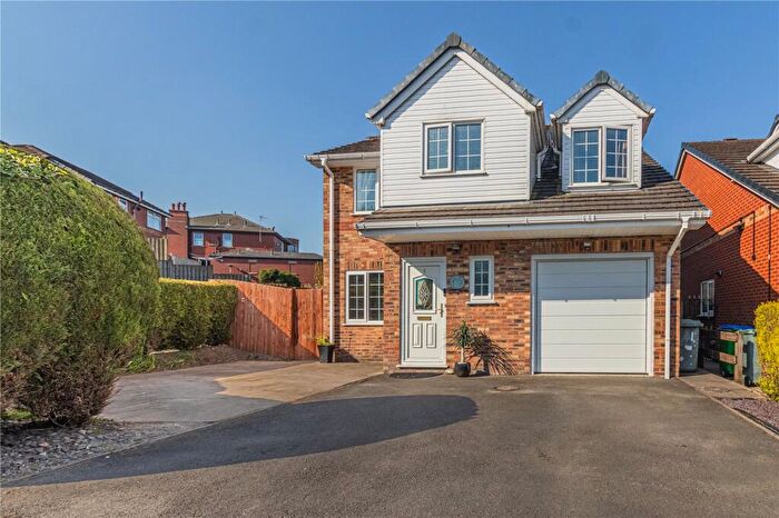 3 Bedroom Detached House For Sale In Waterview Close, Newhey, Rochdale, Greater Manchester, OL16
