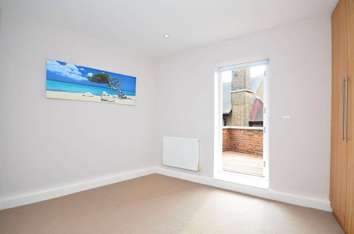1 Bedroom Flat To Rent In High Street, Acton, London, W3