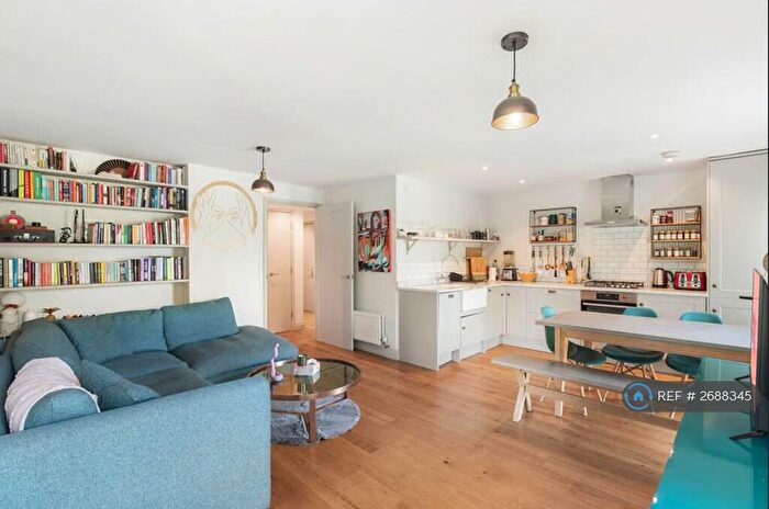 2 Bedroom Flat To Rent In Ellington House, London, E5