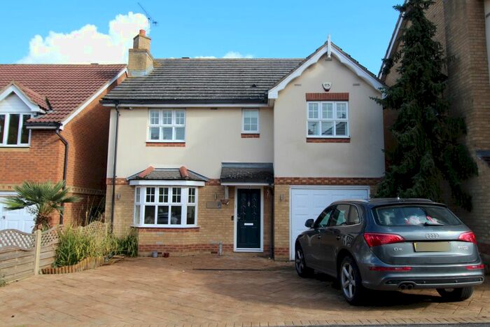 4 Bedroom Detached House To Rent In Plantation Close, Greenhithe, DA9