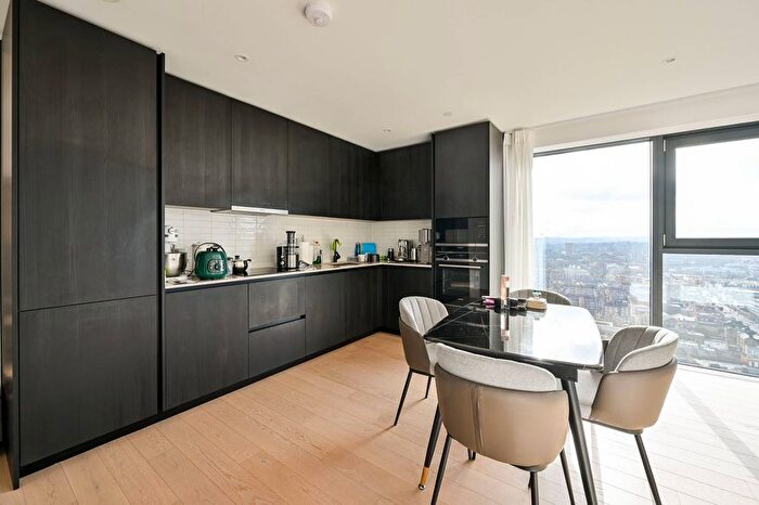 2 Bedroom Flat To Rent In Hewson Way, Elephant And Castle, London, SE17