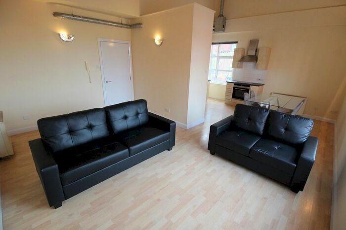 3 Bedroom Flat To Rent In The Tobacco Factory, Red Bank, Manchester, M4