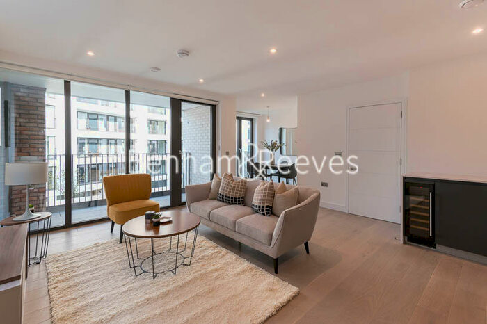 2 Bedroom Apartment To Rent In Gorsuch Place, Shoreditch, E2