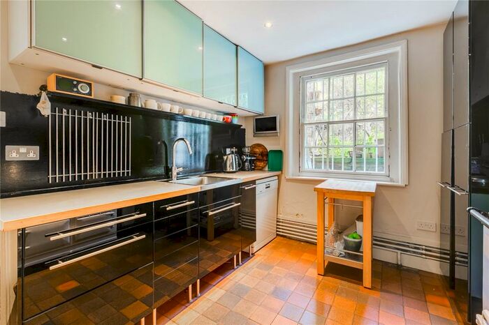 3 Bedroom House To Rent In Hemingford Road, Barnsbury, Islington, London, N1