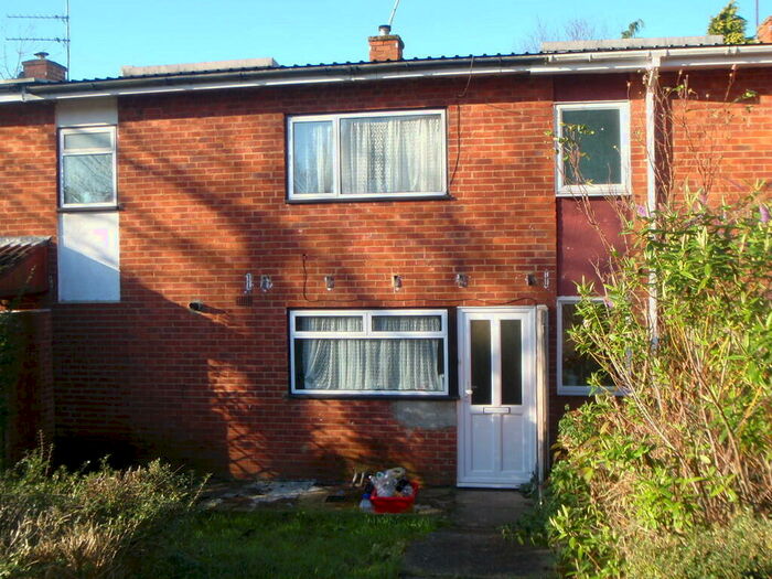 3 Bedroom Terraced House To Rent In Broom Close, Student Accomodation, AL10