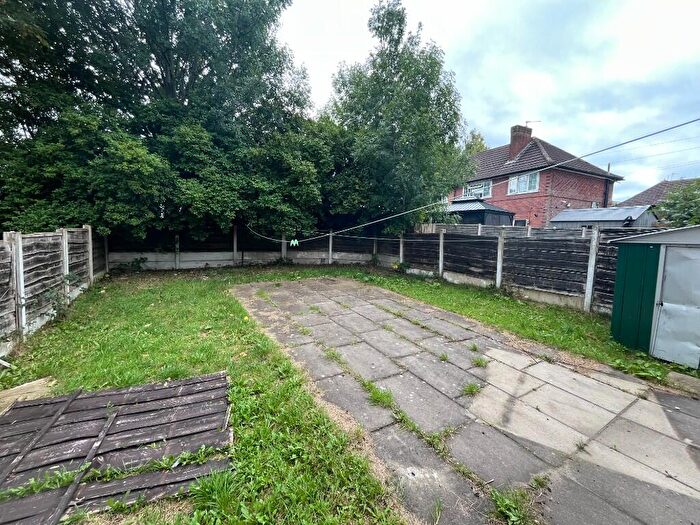 3 Bedroom Semi-Detached House To Rent In Ponsford Avenue, Manchester, Greater Manchester, , [ref: Qr], M9