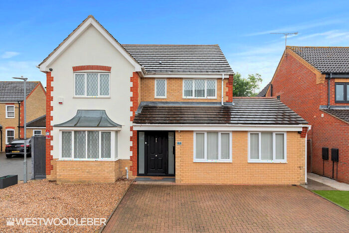 4 Bedroom Detached House To Rent In Sword Close, Broxbourne, EN10