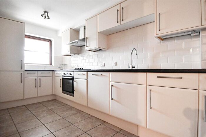 2 Bedroom Apartment To Rent In Beaufort Place, Thompsons Lane, Cambridge, CB5