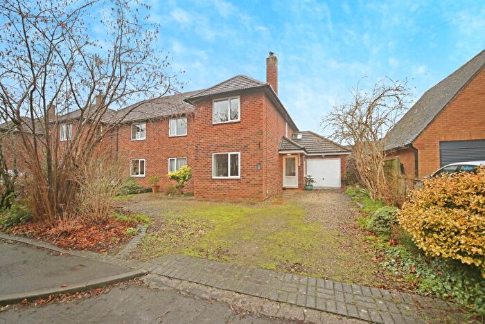 4 Bedroom Semi Detached House For Sale In Mountford Close, Wellesbourne, Warwick, Warwickshire, CV35