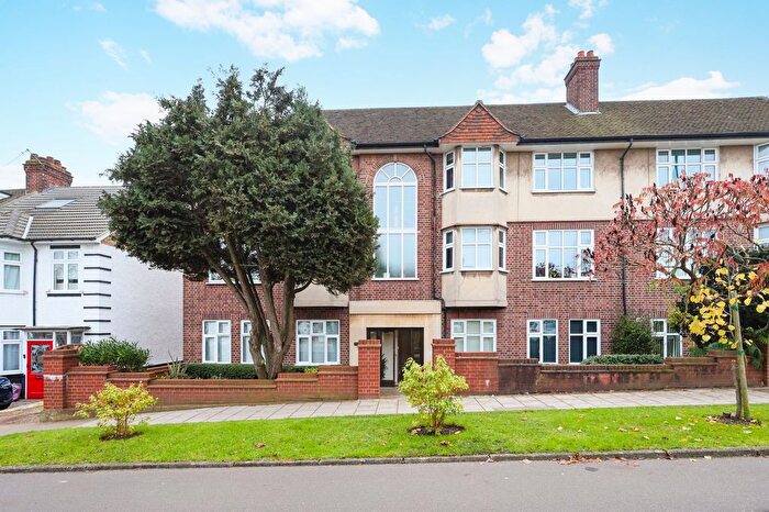 2 Bedroom Flat For Sale In Boston Manor Road, London, TW8