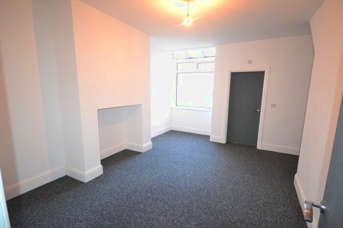 1 Bedroom Flat To Rent In Corporation Street, St Helens, WA10