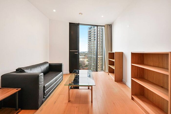 1 Bedroom Flat To Rent In Walworth Road, Elephant And Castle, London, SE1