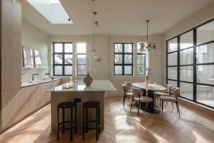 4 Bedroom Maisonette For Sale In Collier's House Ii, Tring, Hertfordshire, HP23