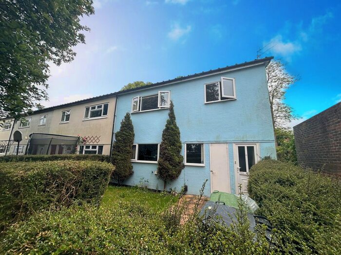 3 Bedroom Property To Rent In Dudley Close, Basingstoke, RG23