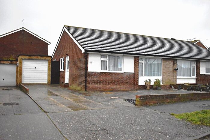 2 Bedroom Bungalow To Rent In Whinfell Avenue, Ramsgate, CT11