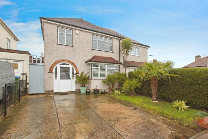 3 Bedroom Semi Detached House For Sale In Hook Lane, Welling, Kent, DA16