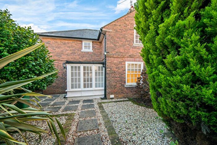 3 Bedroom Semi-Detached House To Rent In Lon Isa, Rhiwbina, Cardiff, CF14