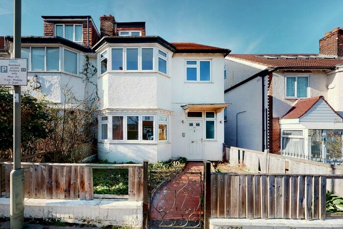 5 Bedroom Semi-Detached House To Rent In Garrick Avenue, London, NW11