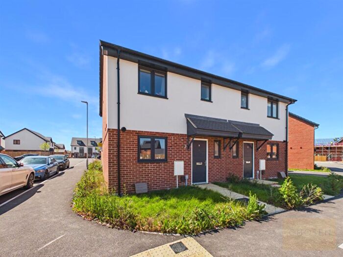 3 Bedroom Semi Detached House To Rent In Spindle Way, Hardwicke, Gloucester, GL2