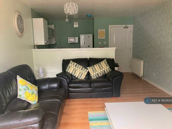 3 Bedroom Flat To Rent In Firpark Court, Glasgow, G31