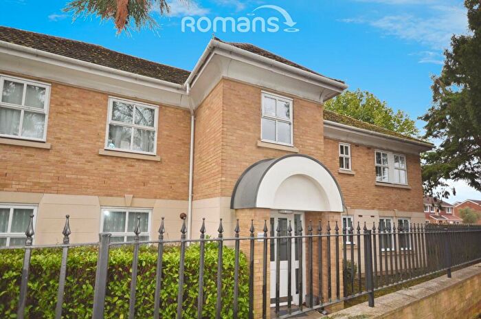 2 Bedroom Apartment To Rent In Hurworth Avenue, Slough, SL3