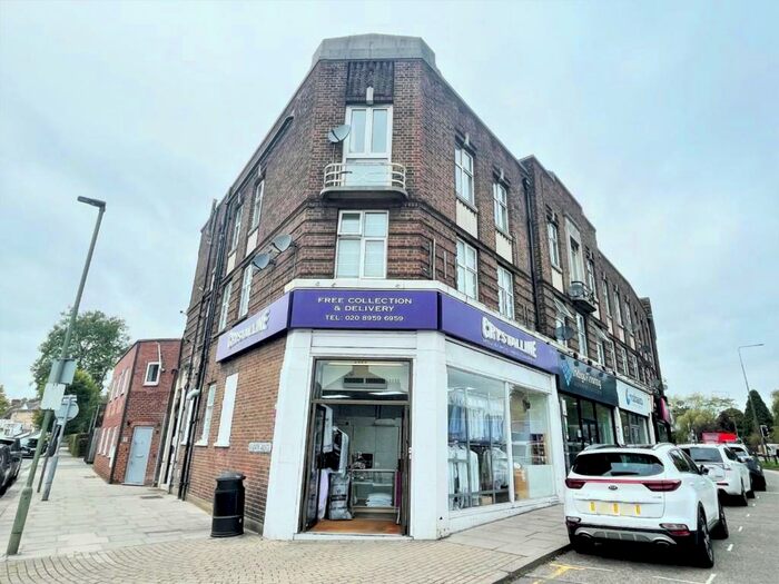 2 Bedroom Flat To Rent In The Broadway, Mill Hill, NW7