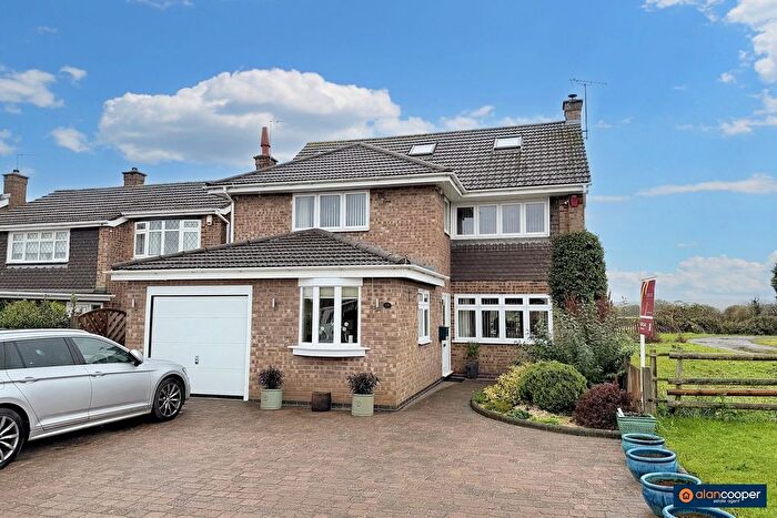 4 Bedroom Detached House For Sale In Foxs Covert, Fenny Drayton, CV13