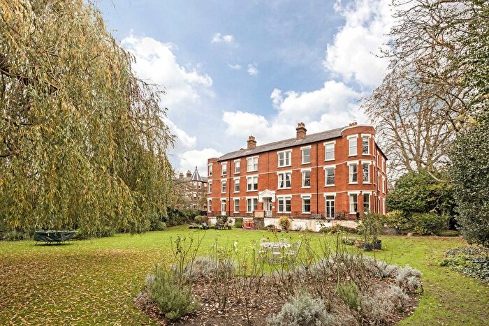 4 Bedroom Flat To Rent In Clevedon Road, East Twickenham, TW1