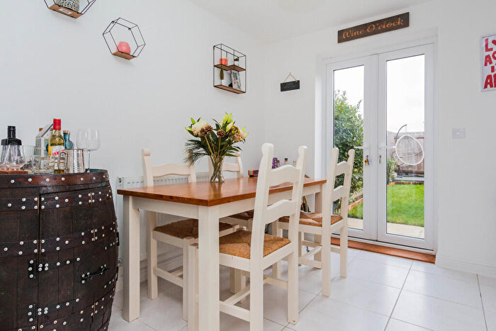 3 Bedroom Terraced House For Sale In Lime Oval, Raunds, NN9