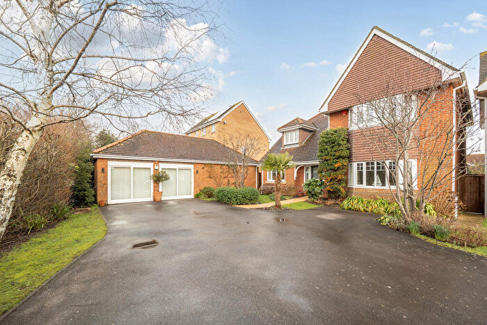 4 Bedroom Detached House For Sale In Darwin Close, Lee-On-The-Solent, PO13