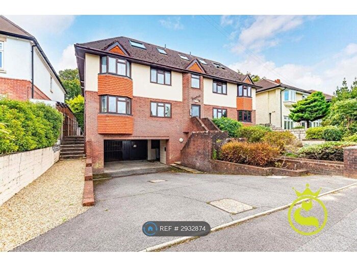 3 Bedroom Flat To Rent In Penn Hill Avenue, Poole, BH14
