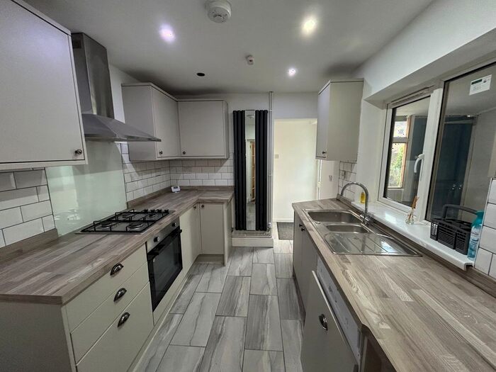 3 Bedroom Property To Rent In Brookdale Street, Neath, SA11