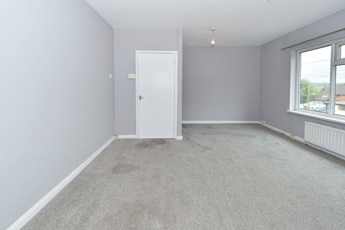 2 Bedroom Flat To Rent In Ford Green Road, Stoke-On-Trent, ST6