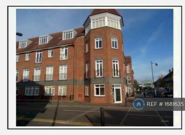 2 Bedroom Flat To Rent In Century House, Cheam, Sutton, SM3