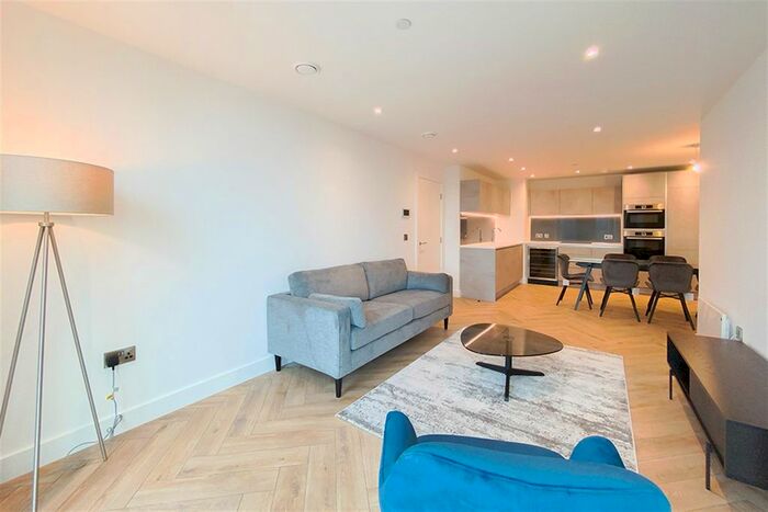 2 Bedroom Flat To Rent In Chester Road, Manchester, M15