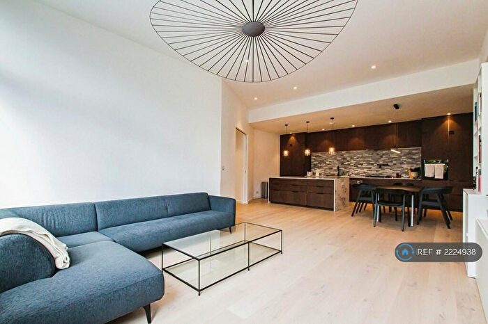 3 Bedroom Flat To Rent In Exchange Building, London, E1