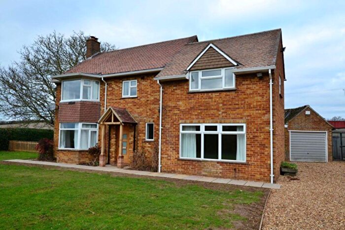 4 Bedroom Detached House To Rent In Slip End, Nr Baldock, Hertfordshire, SG7