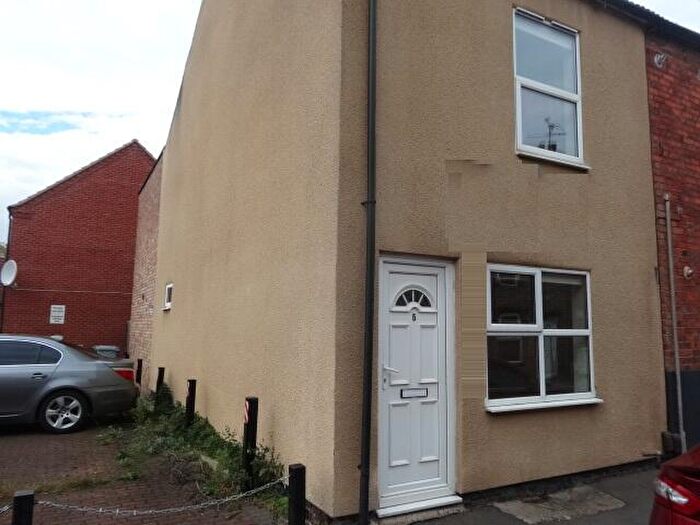 2 Bedroom End Of Terrace House To Rent In Cross Street, Newark, Nottinghamshire, NG24
