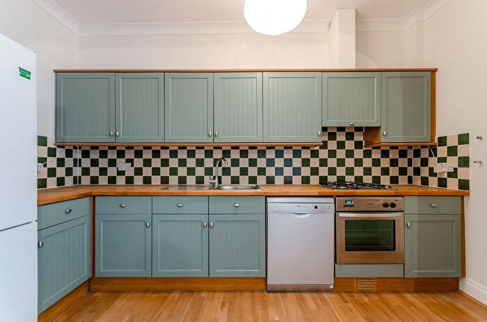 2 Bedroom Flat To Rent In Grosvenor Avenue, Canonbury, London, N5