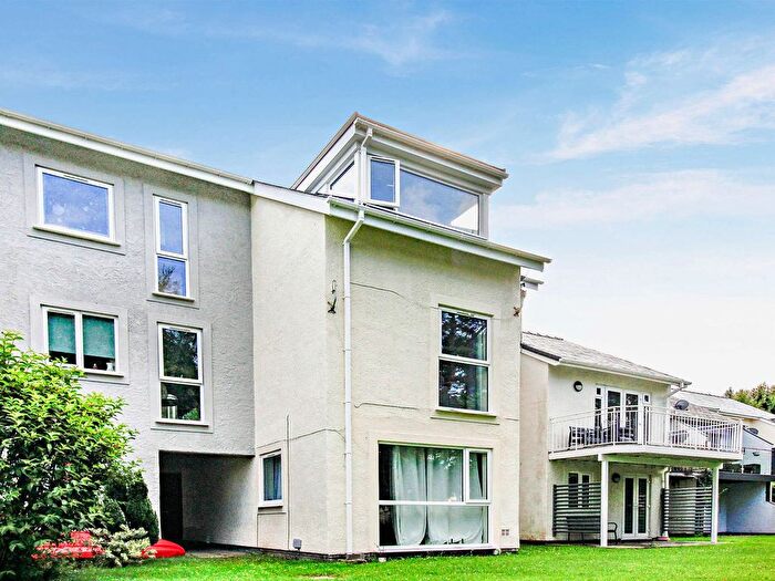 2 Bedroom Flat For Sale In Ffordd Garnedd, Y Felinheli, LL56