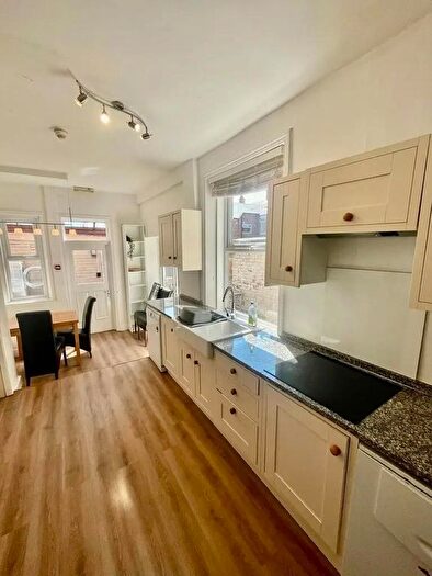 8 Bedroom Terraced House To Rent In Manor House Road, Newcastle Upon Tyne, NE2