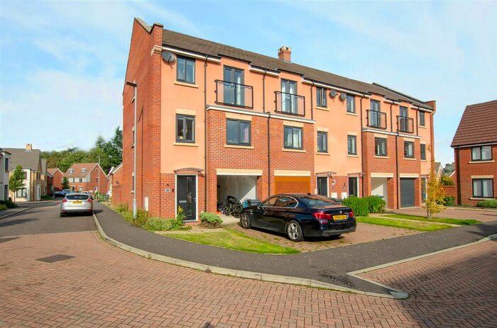 4 Bedroom End Of Terrace House To Rent In Costessey, NR8