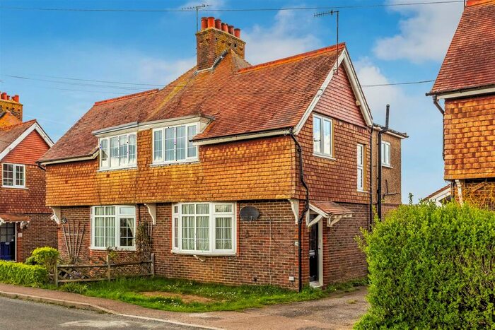 3 Bedroom Semi-Detached House For Sale In Chathill Cottages, Tandridge, RH8