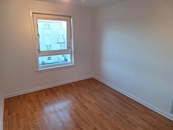 1 Bedroom Flat To Rent In Kintyre Avenue, Paisley, PA3