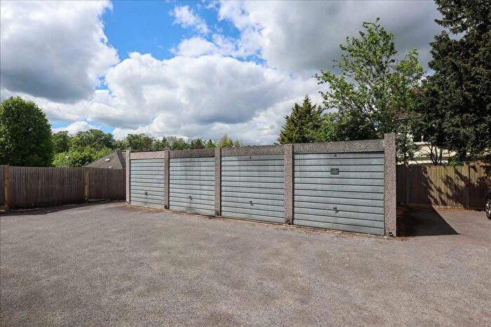 Garage / Parking To Rent In Reddown Road, Coulsdon, CR5