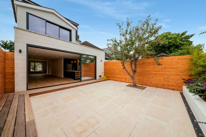 4 Bedroom Property To Rent In The Bungalows, Streatham Road, London, SW16