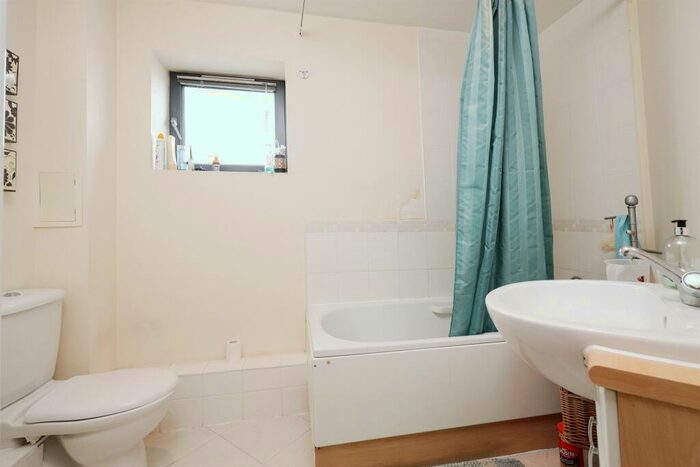 2 Bedroom Flat To Rent In Grant Road, Harrow, HA3