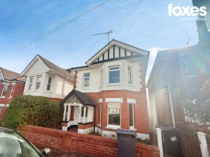 3 Bedroom Detached House To Rent In Markham Road, Bournemouth, Dorset, BH9