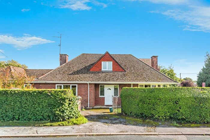 3 Bedroom Detached Bungalow For Sale In Cumnor Road, Boars Hill, Oxford, OX1